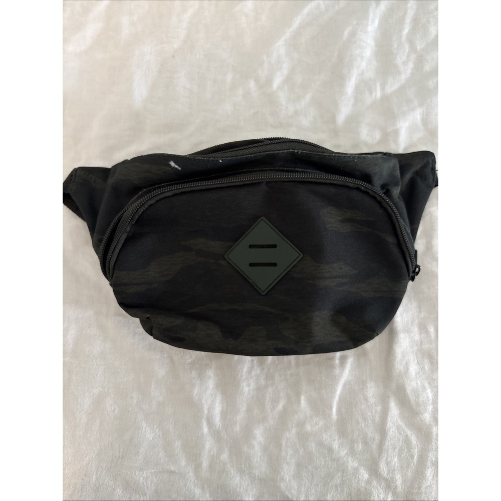 Dickies Fanny Pack Camouflage Pattern With Three‎ Zipper Compartments